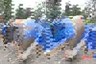 Nước sinh hoạt của người dân vùng lũ Hà Tĩnh sạch thêm nhờ quỹ UNICEF